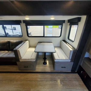 Alpha Wolf - 33BH 10.2m 2 private bedrooms 7 + berth