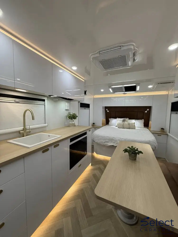Villa - Escape Luxury Off-Road 19’6 MAX Tig Welded Aluminium / Painted / Sandwich Panel Caravan