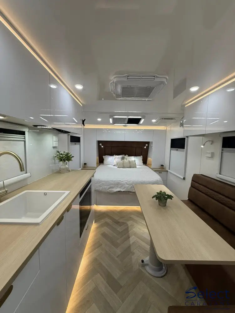 Villa - Escape Luxury Off-Road 19’6 MAX Tig Welded Aluminium / Painted / Sandwich Panel Caravan