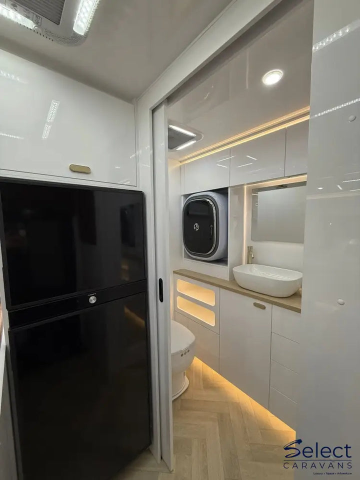 Villa - Escape Luxury Off-Road 19’6 MAX Tig Welded Aluminium / Painted / Sandwich Panel Caravan