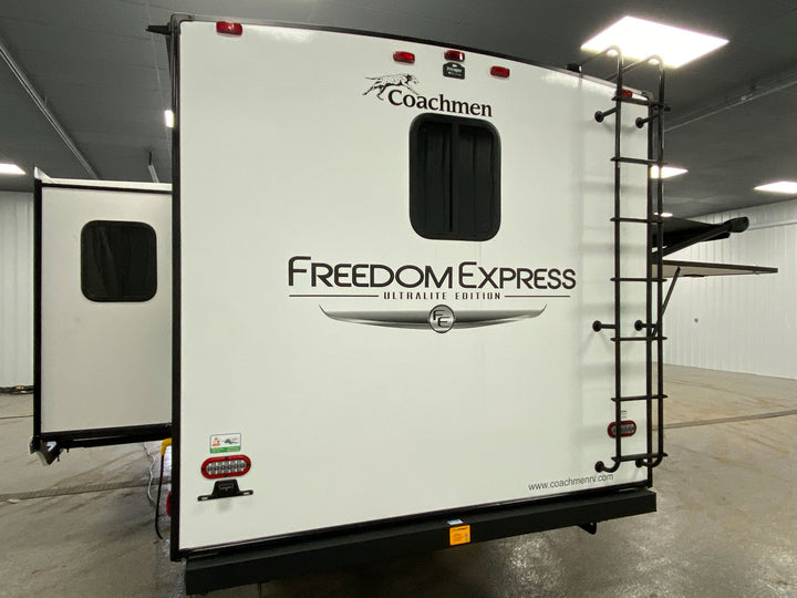 Freedom Express - 226RBS 6.3m 3+ berth