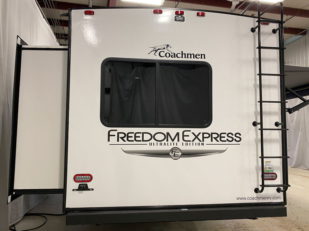 Freedom Express - 259FKDS 7.9m 3+ berth