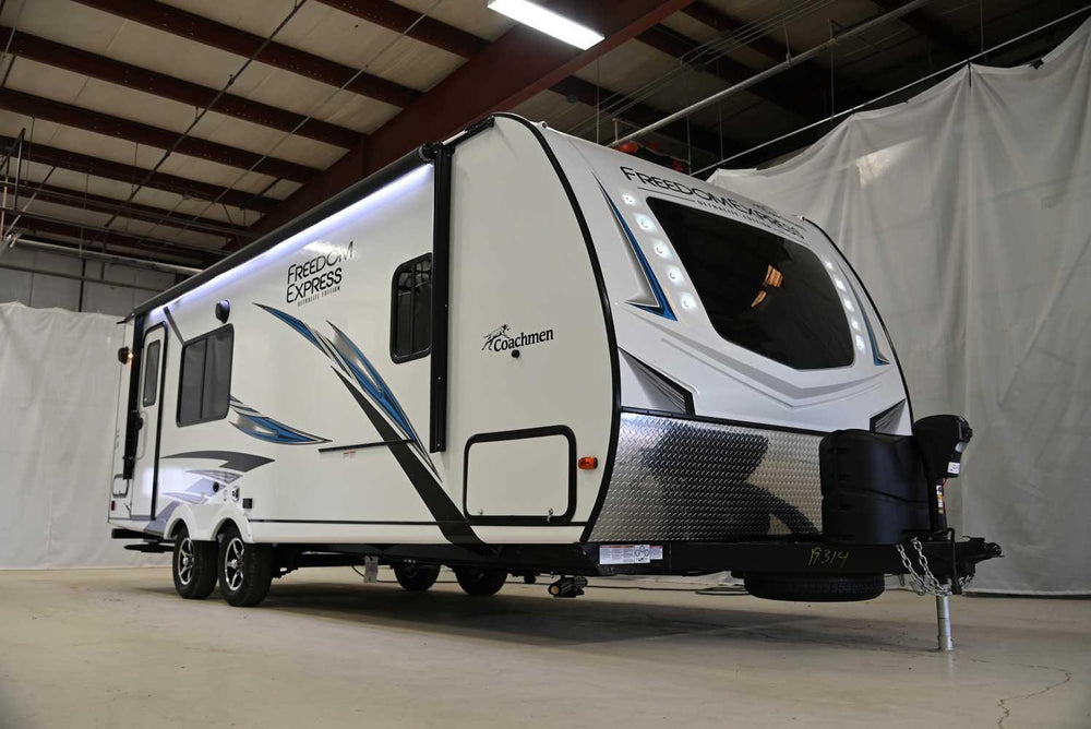 Freedom Express - 247SE 7.4m 3+ berth - Select Caravans Limited