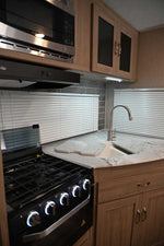 Freedom Express - 247SE 7.4m 3+ berth - Select Caravans Limited